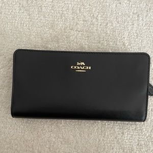 Women’s leather wallet